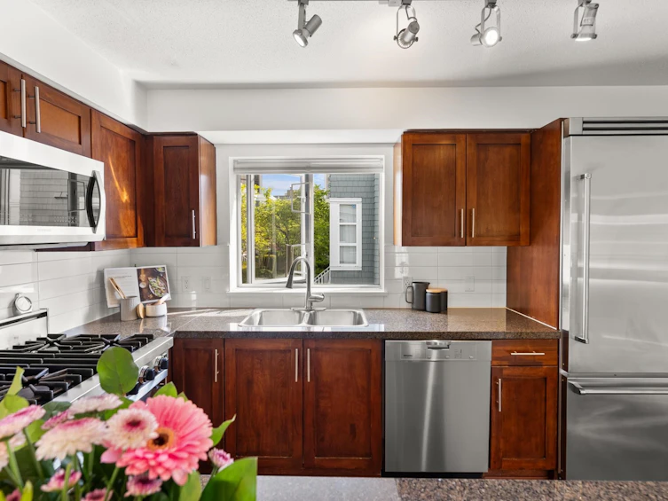 213-672 W 6th Avenue, Vancouver, BC, V5Z 1A3 - 9