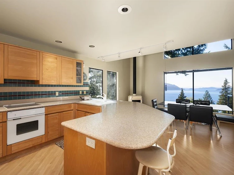 225 Mountain Drive, West Vancouver, BC, V0N 2E0 - 22