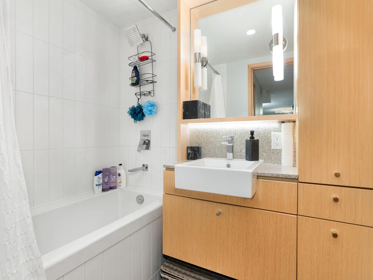 2706-13495 Central Avenue, Surrey, BC, V3T 0K2 - 24