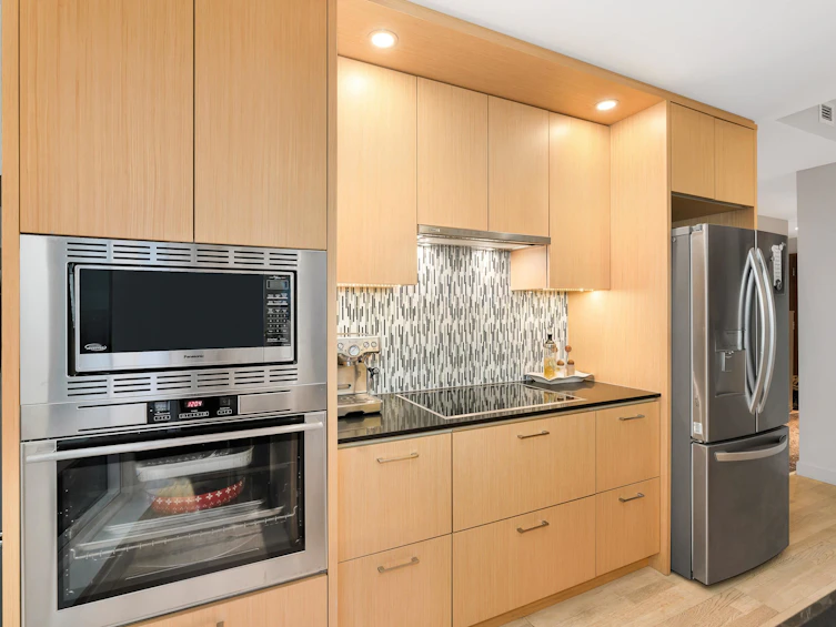 2706-13495 Central Avenue, Surrey, BC, V3T 0K2 - 14