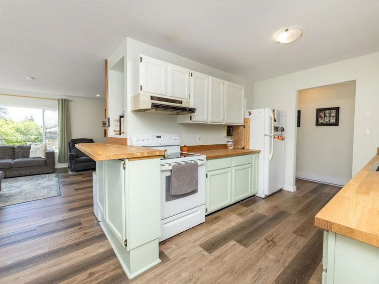 5607 Wakefield Road, Sechelt, BC, V7Z 0N3 - 7