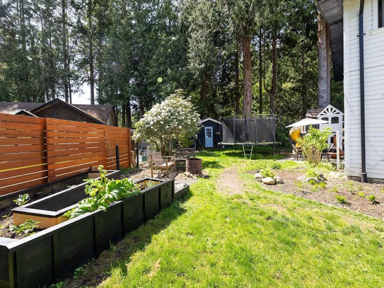 1453 Davidson Road, Gibsons, BC, V0N 1V6 - 35