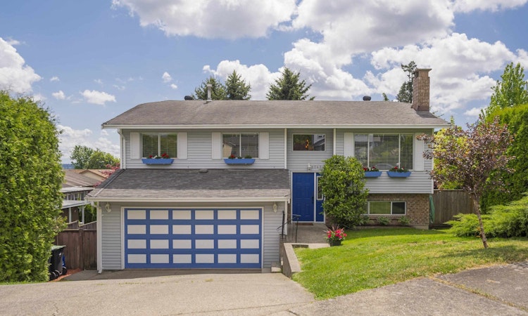 6743 196b Place