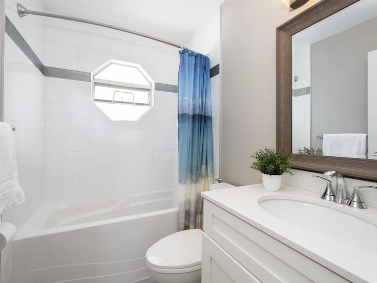 20-838 Tobruck Avenue, North Vancouver, BC, V7P 1V9 - 23