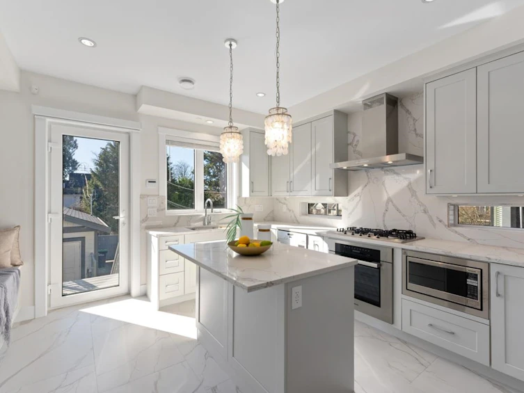 2976 W 42nd Avenue, Vancouver, BC, V6N 3G9 - 9