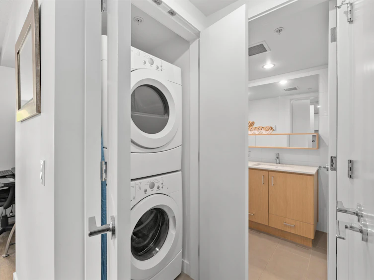 213-221 E 3rd Street, North Vancouver, BC, V7L 0C1 - 18
