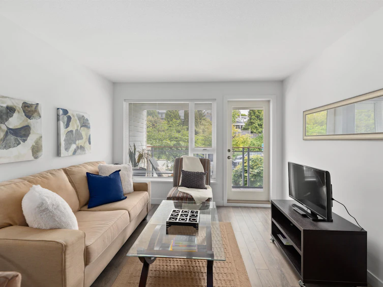 213-221 E 3rd Street, North Vancouver, BC, V7L 0C1 - 2