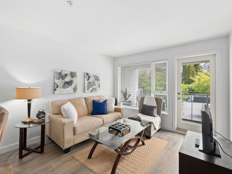 213-221 E 3rd Street, North Vancouver, BC, V7L 0C1 - 3