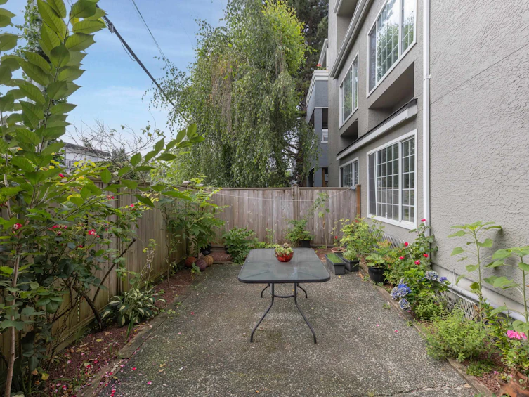 110-125 W 18th Street, North Vancouver, BC, V7M 1W5 - 18