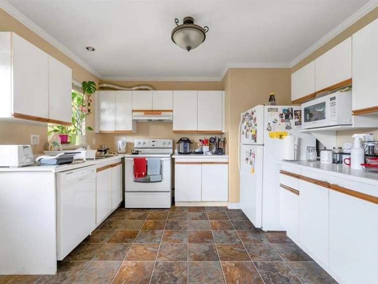 8883 157 Street, Surrey, BC, V4N 2Y8 - 10