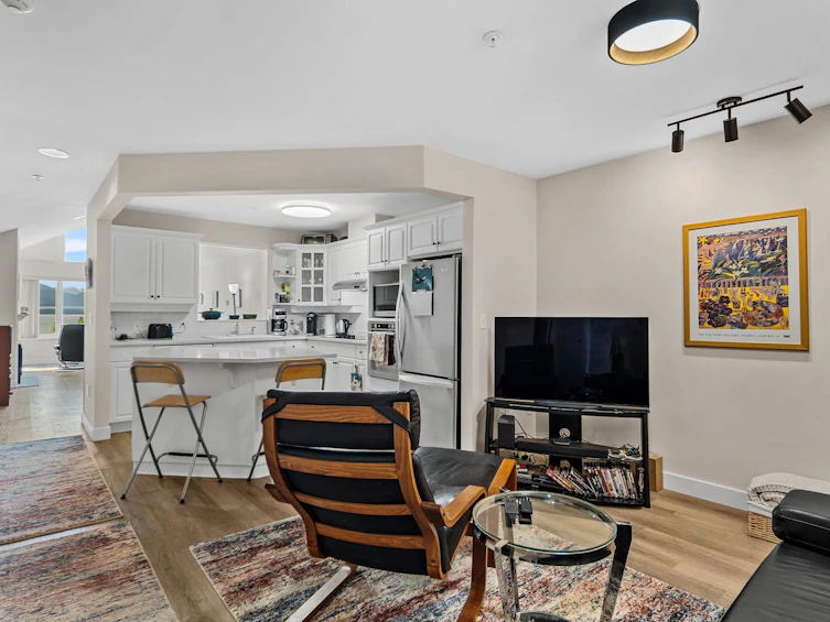 403-410 Esplanade Avenue, Harrison Hot Springs, BC, V0M 1K0 - 20