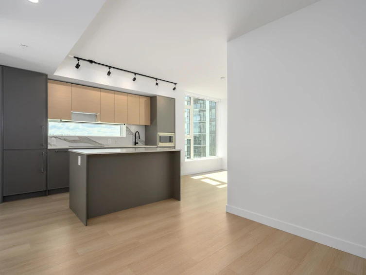1210-13725 George Junction, Surrey, BC, V3T 4Y3 - 3