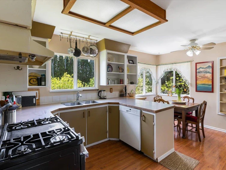 2209 Austin Avenue, Coquitlam, BC, V3K 3R9 - 6