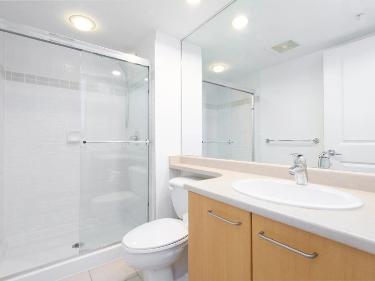 217-8480 Granville Avenue, Richmond, BC, V6Y 4E8 - 17