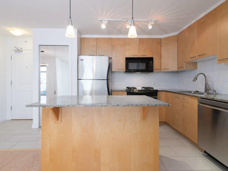 217-8480 Granville Avenue, Richmond, BC, V6Y 4E8 - 9
