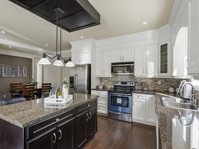7151 196 Street, Surrey, BC, V4N 5Z6 - 3