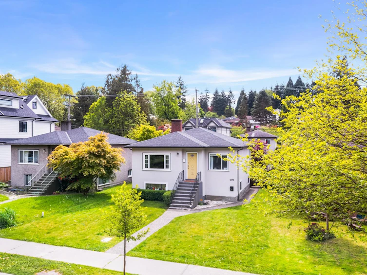 2176 E 19th Avenue, Vancouver, BC, V5N 2J6 - 2