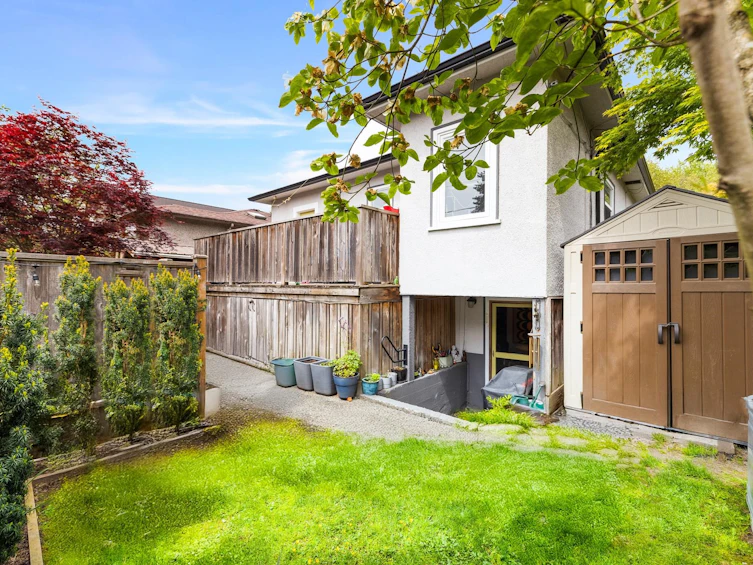 2176 E 19th Avenue, Vancouver, BC, V5N 2J6 - 16