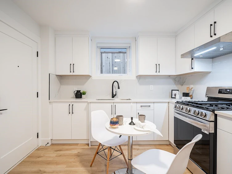2329 E 49th Avenue, Vancouver, BC, V5S 1J3 - 23