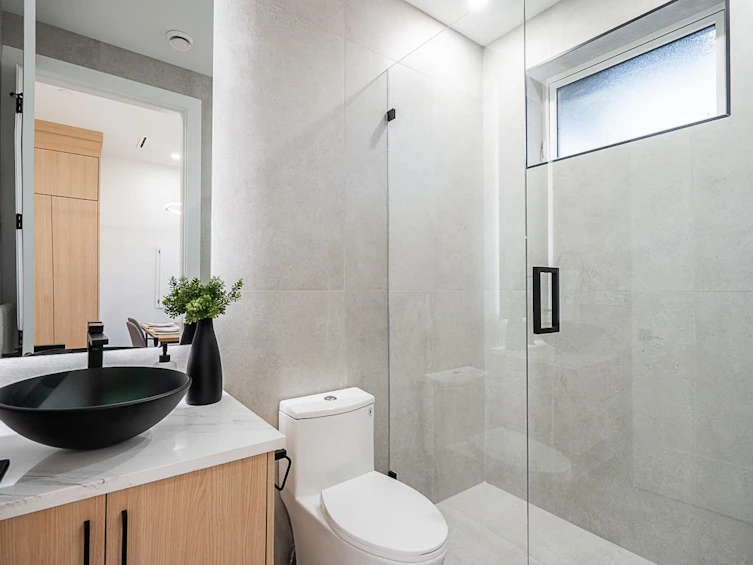 2329 E 49th Avenue, Vancouver, BC, V5S 1J3 - 13