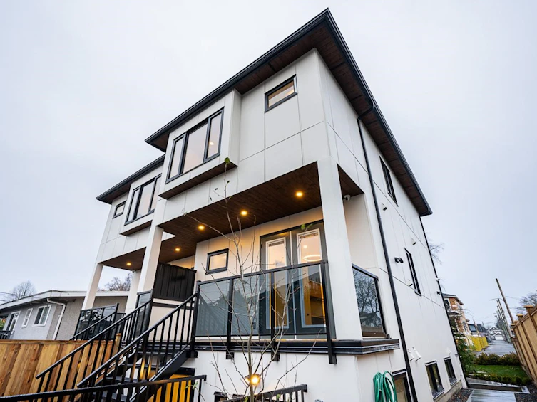 2329 E 49th Avenue, Vancouver, BC, V5S 1J3 - 33