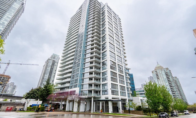 306-4400 Buchanan Street