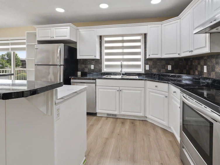 9095 Sunset Drive, Chilliwack, BC, V2P 3X8 - 6