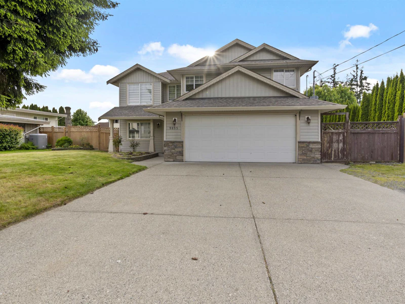 9095 Sunset Drive, Chilliwack BC V2P 3X8