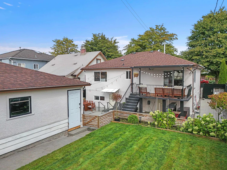 2590 Adanac Street, Vancouver, BC, V5K 2M5 - 30