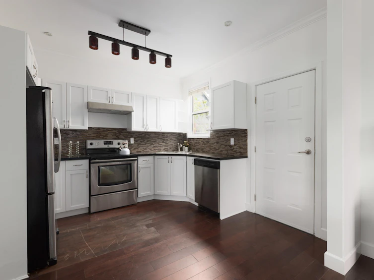 925 E 19th Avenue, Vancouver, BC, V5V 1K8 - 15