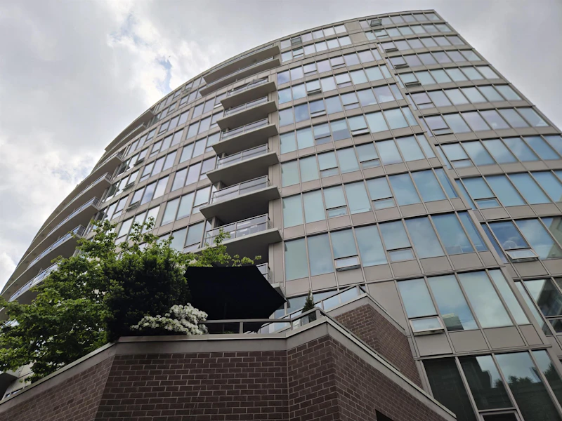 1008 - 445 W 2nd Avenue, Vancouver BC V5Y 0E8