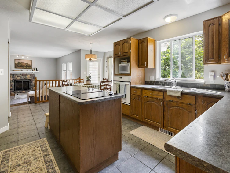 35744 Timberlane Drive, Abbotsford, BC, V3G 1G3 - 6