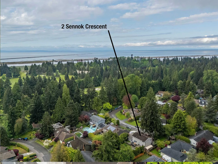 2 Sennok Crescent, Vancouver, BC, V6N 2E4 - 2
