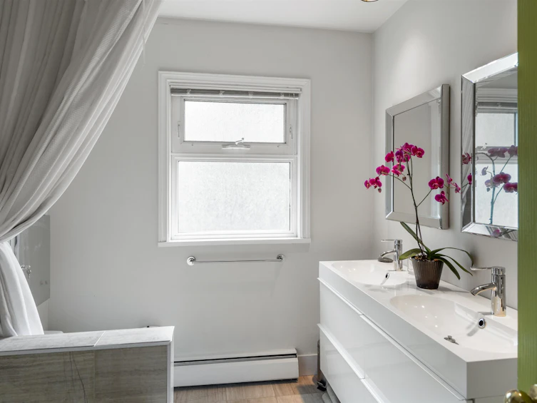 2 Sennok Crescent, Vancouver, BC, V6N 2E4 - 17