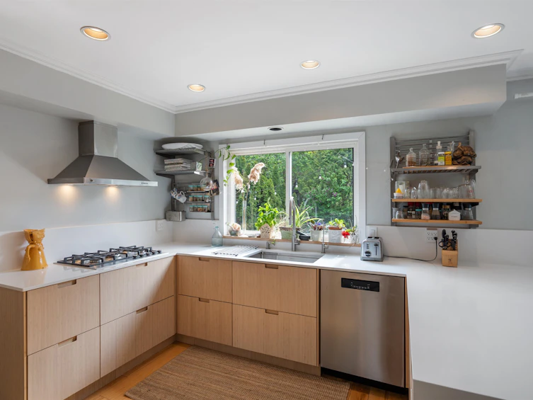 2 Sennok Crescent, Vancouver, BC, V6N 2E4 - 9