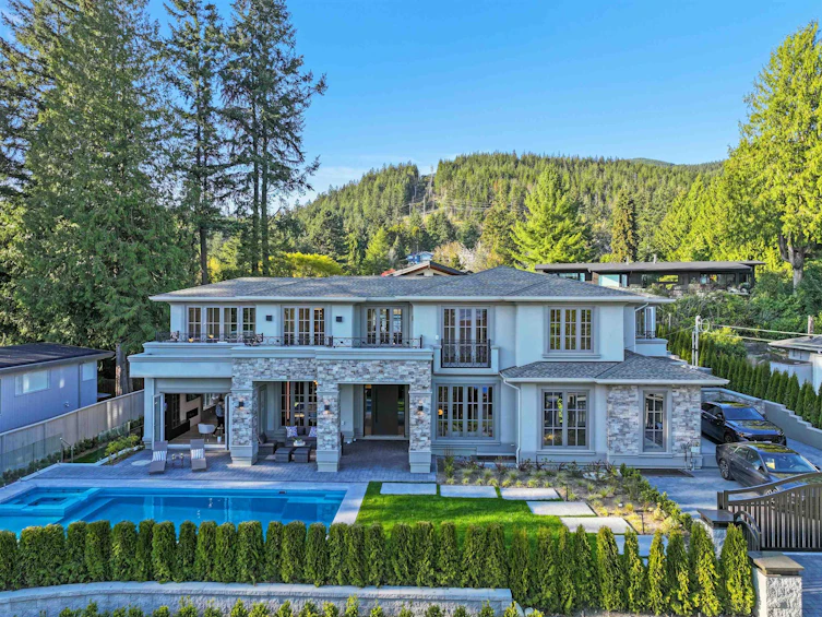 4141 Burkehill Road, West Vancouver, BC, V7V 3M6