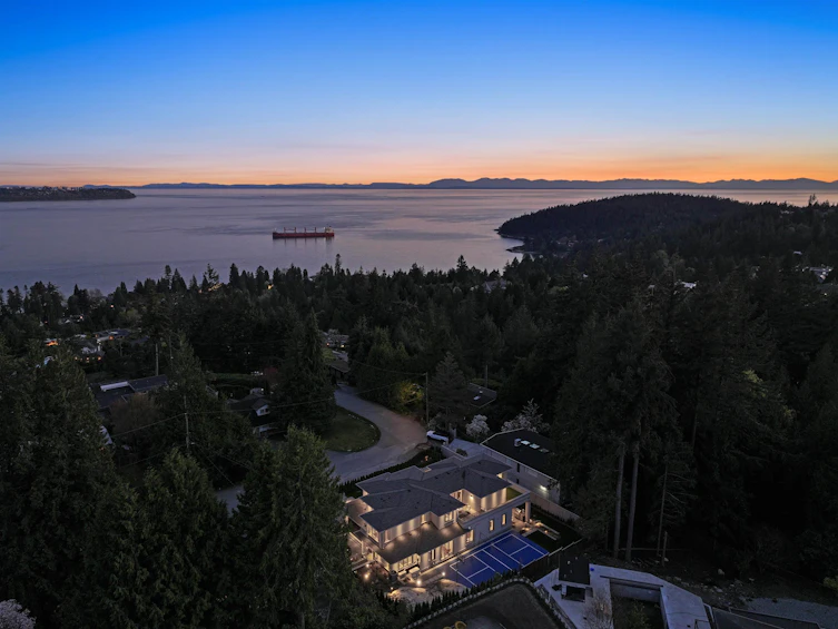 4141 Burkehill Road, West Vancouver, BC, V7V 3M6 - 40