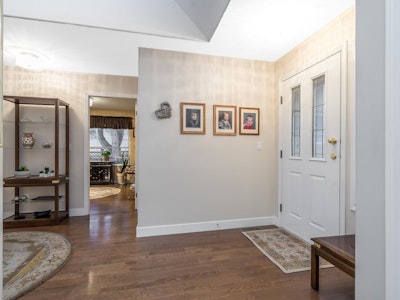 1-8567 164th Street - 5