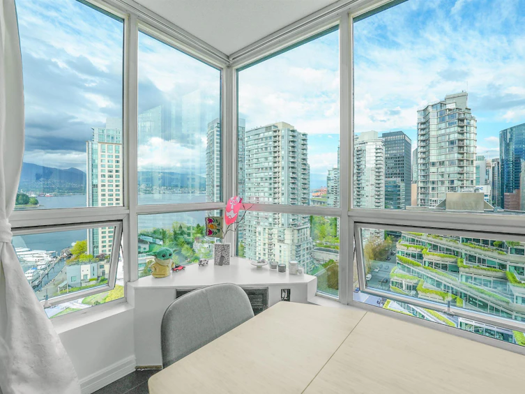1704-555 Jervis Street, Vancouver, BC, V6E 4N1 - 2
