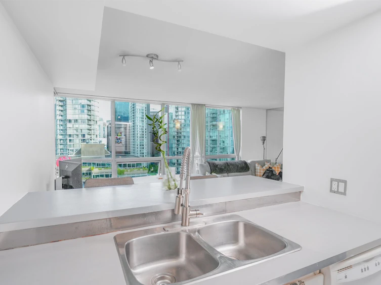 1704-555 Jervis Street, Vancouver, BC, V6E 4N1 - 9