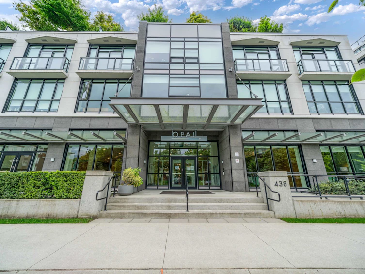 433-438 W King Edward Avenue, Vancouver, BC, V5Y 0M5
