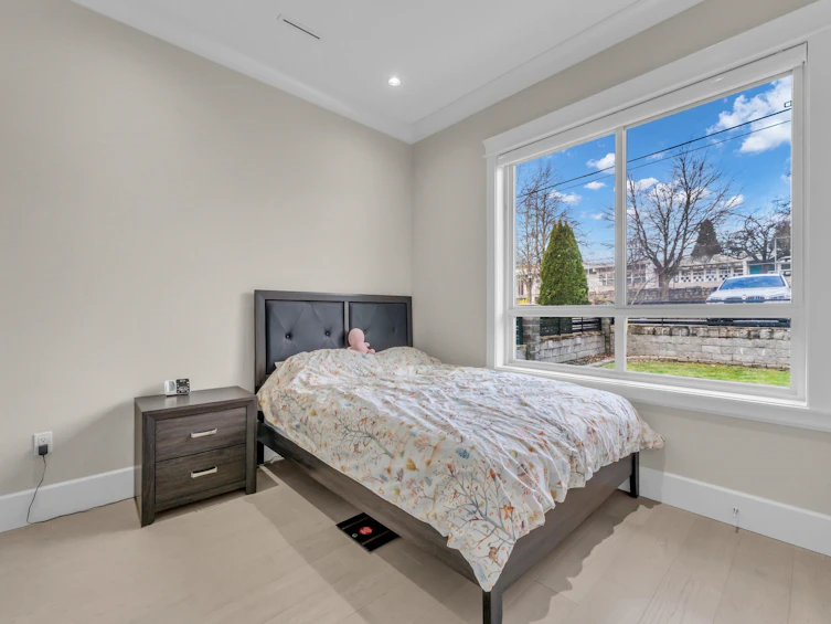 5842 Portland Street, Burnaby, BC, V5J 2R8 - 9