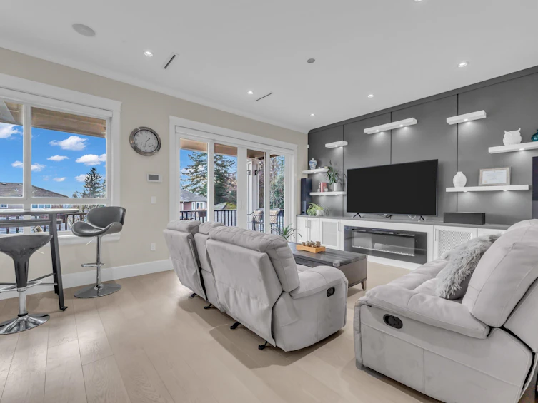 5842 Portland Street, Burnaby, BC, V5J 2R8 - 13