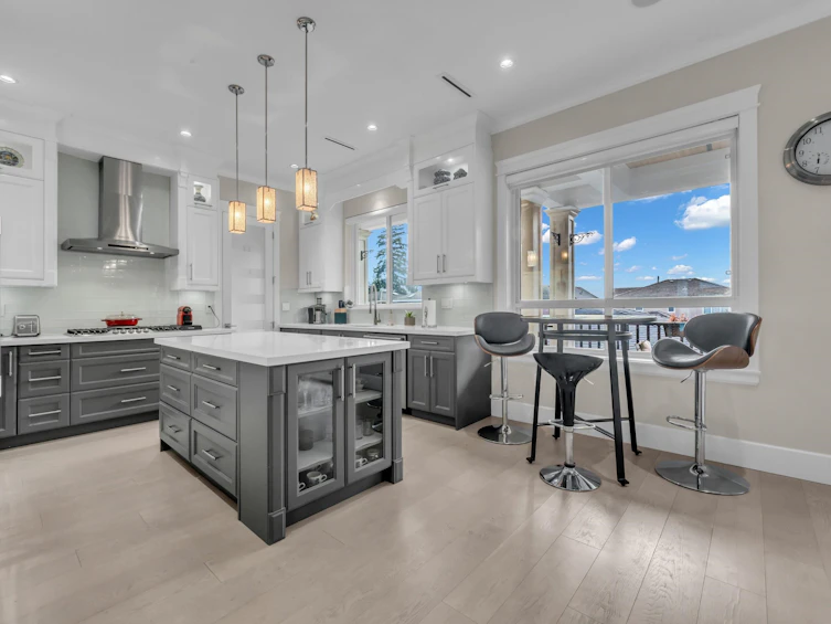 5842 Portland Street, Burnaby, BC, V5J 2R8 - 11