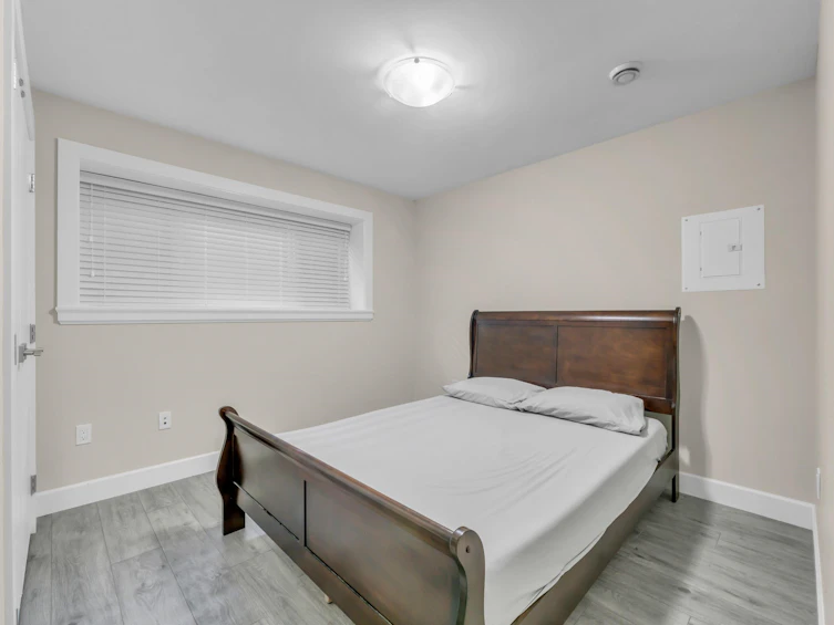 5842 Portland Street, Burnaby, BC, V5J 2R8 - 26