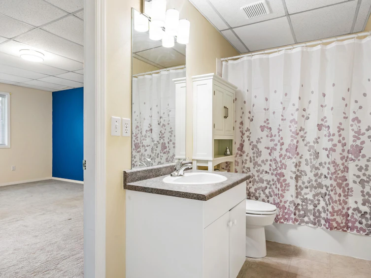 36372 Country Place, Abbotsford, BC, V3G 1M2 - 36