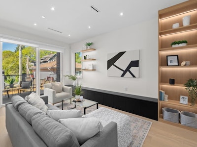 679 W 18th Avenue - 3