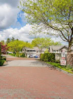 9 323 Governors Court