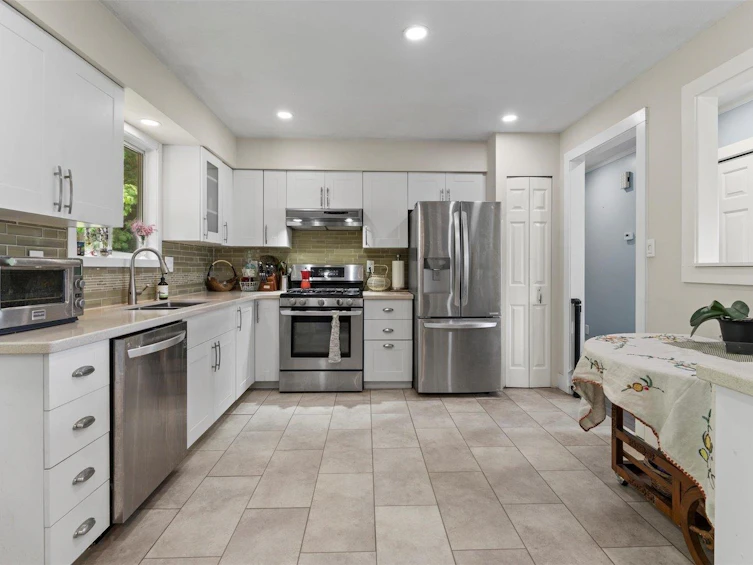 47637 Yale Road, Chilliwack, BC, V2P 7M8 - 9