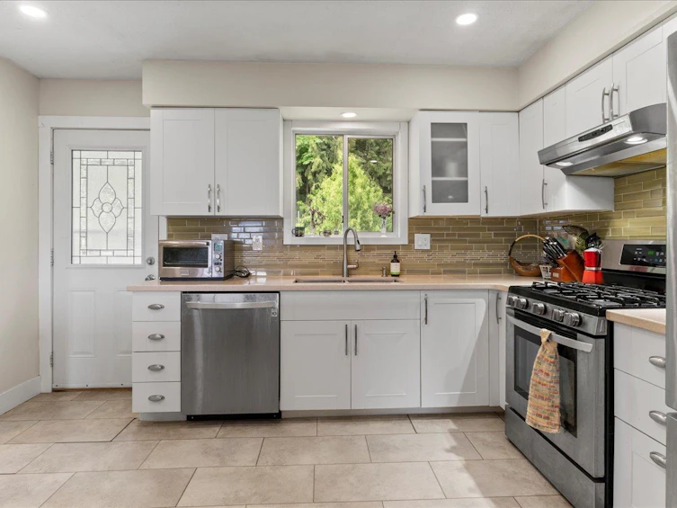 47637 Yale Road, Chilliwack, BC, V2P 7M8 - 11